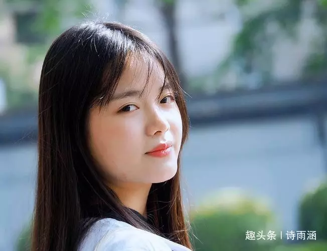 過年給母親三千,她給孩子們發紅包,老婆拆開女兒紅包後掀了桌子