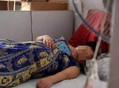 高齡產婦堅持要二胎,是為了給孩子留個親人,卻沒成想拖累了孩子