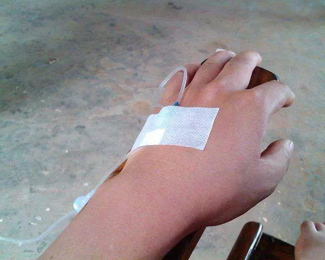 不用消炎藥, 一種植物根泡水, 不到2毛錢, 抗炎效果太好