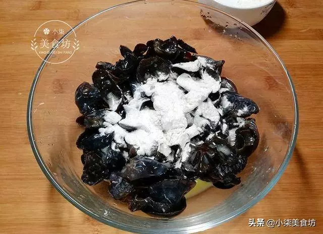 木耳新吃法,3分鐘就出鍋,外酥里軟,端上桌全搶光,比肉還好吃。