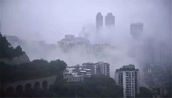 一張網友拍的「中國重慶」照片最近爆紅網路,轟動了亞洲,也震撼了全世界!