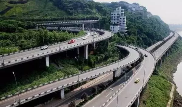 一張網友拍的「中國重慶」照片最近爆紅網路,轟動了亞洲,也震撼了全世界!