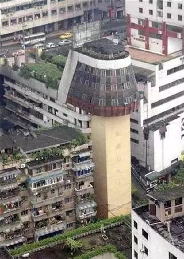 一張網友拍的「中國重慶」照片最近爆紅網路,轟動了亞洲,也震撼了全世界!