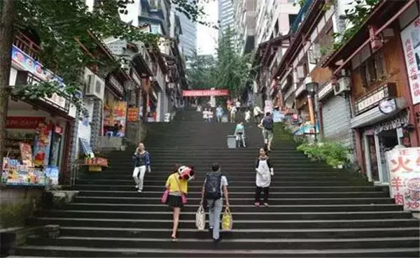 一張網友拍的「中國重慶」照片最近爆紅網路,轟動了亞洲,也震撼了全世界!