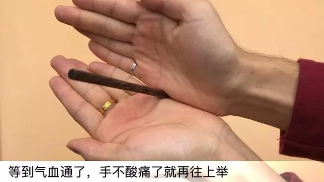 舊筷子別再扔掉了,綁根繩子掛陽台,一年能省下不少錢,快試試