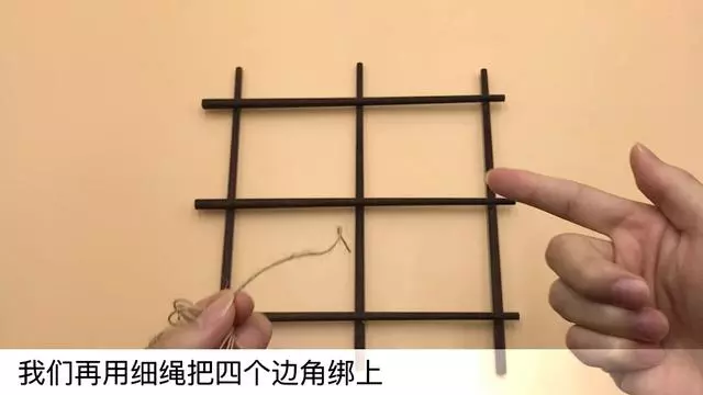 舊筷子別再扔掉了,綁根繩子掛陽台,一年能省下不少錢,快試試
