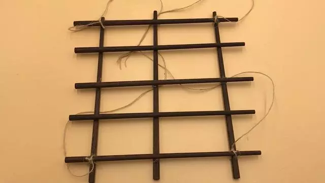 舊筷子別再扔掉了,綁根繩子掛陽台,一年能省下不少錢,快試試