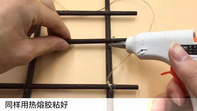 舊筷子別再扔掉了,綁根繩子掛陽台,一年能省下不少錢,快試試