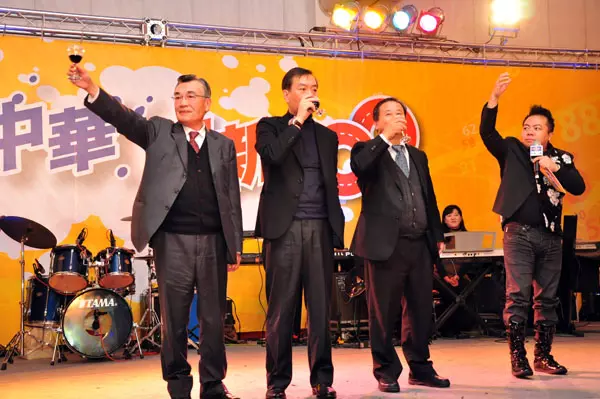 嚴陳莉蓮「冠夫姓」現身示決心,正式接手裕隆集團!豪邁個性受老臣誇讚「她比嚴凱泰還厲害」
