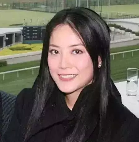 長相酷似王菲,陪在謝霆鋒身邊23年,8歲私生女顏值爆表