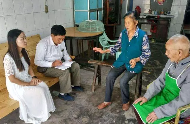 14歲兒子半夜對我說:媽媽,跟爸爸離婚吧,我受不了保姆阿姨了