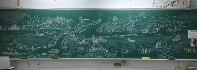 老師只是隨口說說「畫個《清明上河圖》」,隔天這個史詩級的歷史巨作就出現在黑板上了