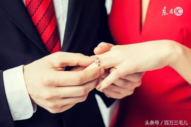 姐姐出嫁妹妹給兩萬禮金,三年後我結婚姐姐沒露面!