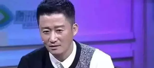 華哥給小鮮肉頒獎,他們卻不把天王當回事,一臉不屑,全程無視!
