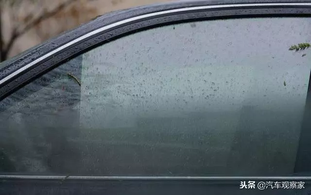 在車內睡一晚,門窗關閉,會有危險性嗎?