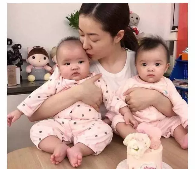 熊黛林富豪老公加入曬娃隊伍, 10個月小女兒髮型太雷人了