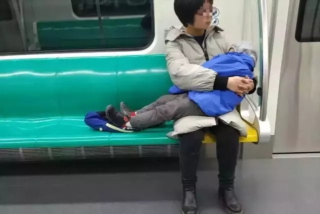 父母的教養,就是孩子的起跑線,能這樣做的媽媽,怎麼會教出熊孩子?