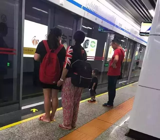 父母的教養,就是孩子的起跑線,能這樣做的媽媽,怎麼會教出熊孩子?