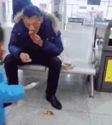 父母的教養,就是孩子的起跑線,能這樣做的媽媽,怎麼會教出熊孩子?