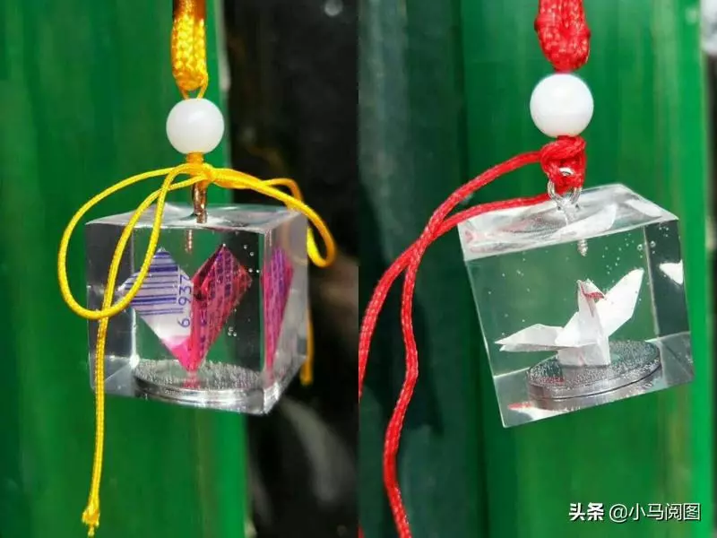 腦癱小伙把糖紙吞嘴裡,來回一嚼吐出一架紙飛機,獲世界紀錄!