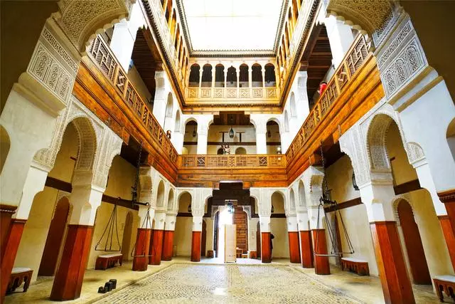 世界第一所大學就在非洲這座古城,遊客:走進來就迷路