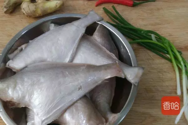 魚這樣做家人吃了都誇讚,魚肉不醒還特鮮,做法簡單一看就會