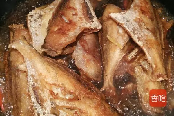 魚這樣做家人吃了都誇讚,魚肉不醒還特鮮,做法簡單一看就會