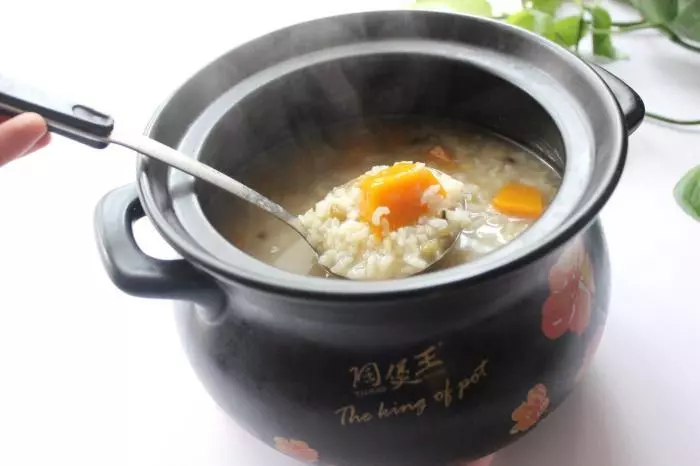 砂鍋栗子南瓜粥不愧是養生滋補粥,不僅美味好喝,常喝身體健康