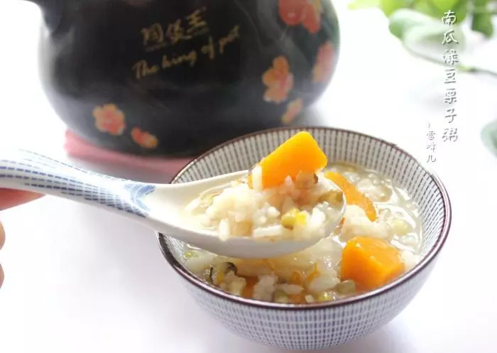 砂鍋栗子南瓜粥不愧是養生滋補粥,不僅美味好喝,常喝身體健康