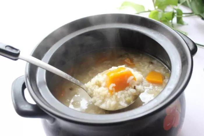 砂鍋栗子南瓜粥不愧是養生滋補粥,不僅美味好喝,常喝身體健康