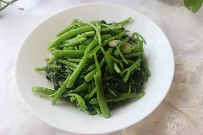 簡單的不能再簡單的家常空心菜, 這樣炒清脆好吃