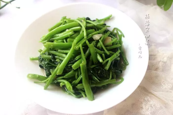 簡單的不能再簡單的家常空心菜, 這樣炒清脆好吃