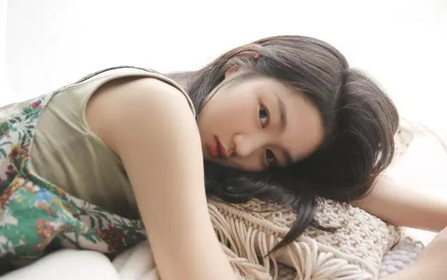 女大十八變,年齡越大越耐看的4個星座女