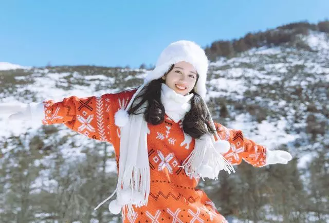 女大十八變,年齡越大越耐看的4個星座女