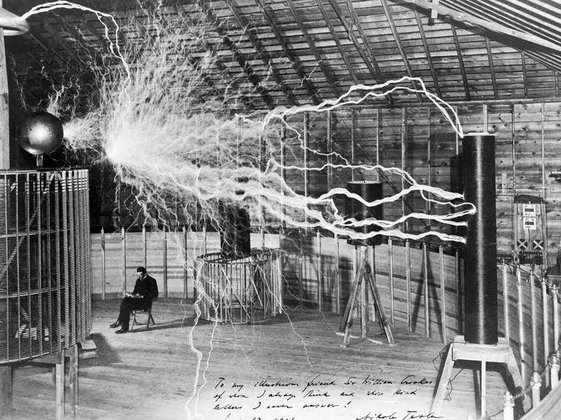 專搶功勞害科技倒退500年! 愛迪生壓榨「最接近神的男人」黑幕曝光