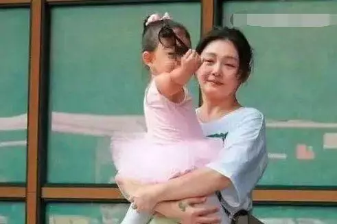 她為生兒子不要命,憔悴的像老太太,老公要靠她養家!
