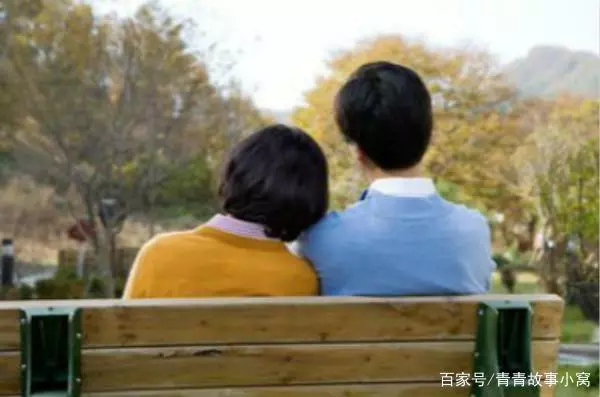 丈夫對妻子百般挑剔,後來丈夫受傷成了癱子,經常對妻子豎大拇指