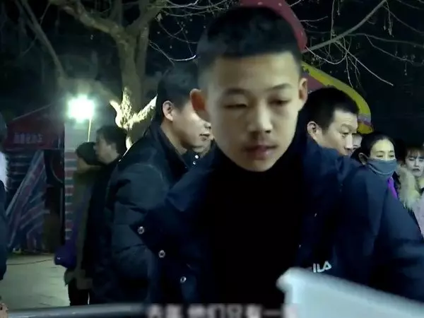 向母借484令吉擺攤 中二生 8天狂賺1萬 | 中國報 China Press
