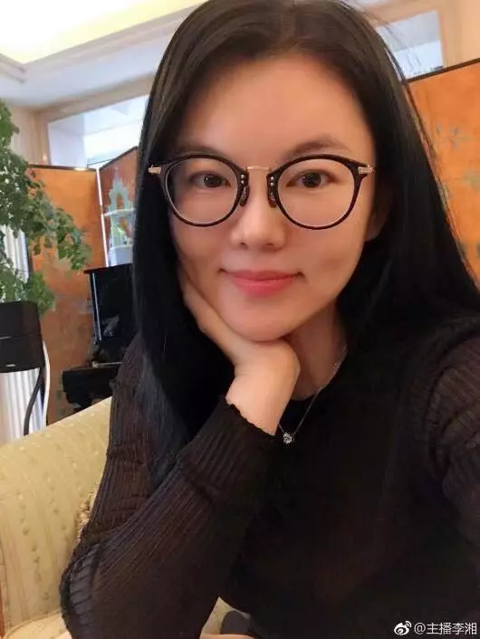 林志穎老婆曬跳舞視頻大秀好身材,李湘評論的2個字亮了