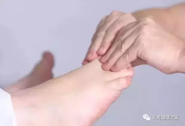 坐20分鐘就能打通全身經絡,調節身體!通血護心!