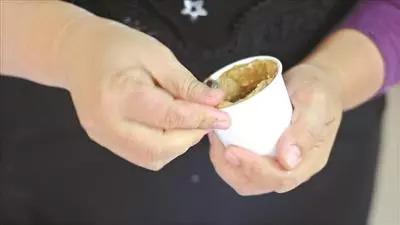 喝完牛奶 連杯子都要「食光」