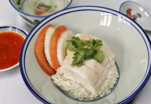 新加坡哪些美食受歡迎?中國海南雞飯等讓人慾罷不能
