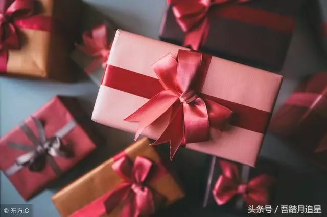 女友帶我回家吃餃子,她母親讓我看水開了沒有,結果我傷心離開