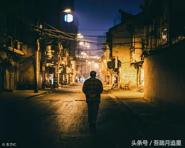 女友帶我回家吃餃子,她母親讓我看水開了沒有,結果我傷心離開