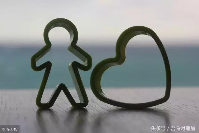 女友帶我回家吃餃子,她母親讓我看水開了沒有,結果我傷心離開