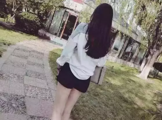 弟弟帶情人開房,弟妹帶全家人去捉姦,見到女人,我渾身顫抖