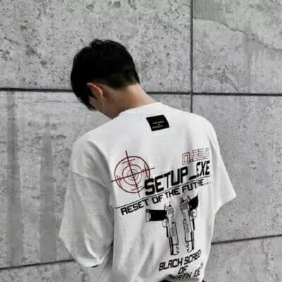 相親時,女孩總彎下腰提鞋,悄悄蹲下看後,男子假裝上廁所逃走