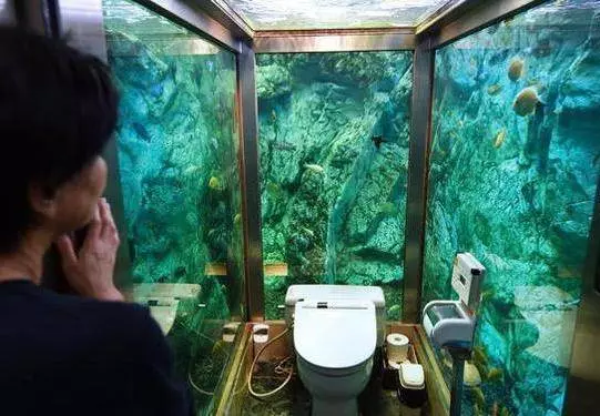 挑戰你羞恥極限的10間「超變態廁所」!#1 海底世界廁所