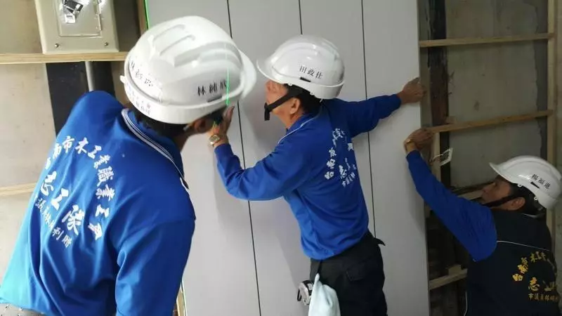 疼惜弱勢 台南市府勞工局結合工會志工修繕居處