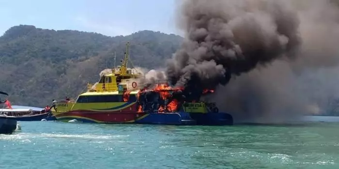 【浮邏交怡渡輪出發5分鐘突然爆炸】恐怖場面曝光!